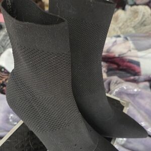 Hot Tomato Black Textured Footwear